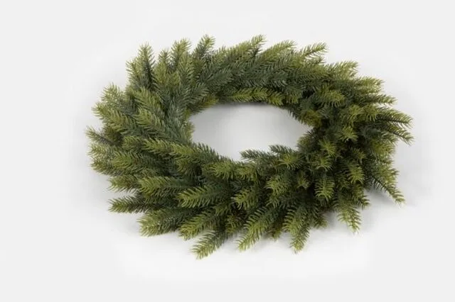 🌿 Miešaný veniec 3D Smrek – 50 cm | Dvojfarebný bledozelený veniec s realistickým vzhľadom